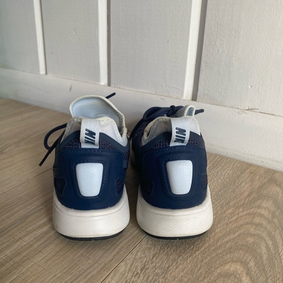 Nike Two-tone Women’s Duel Racer - Picture 4 of 7